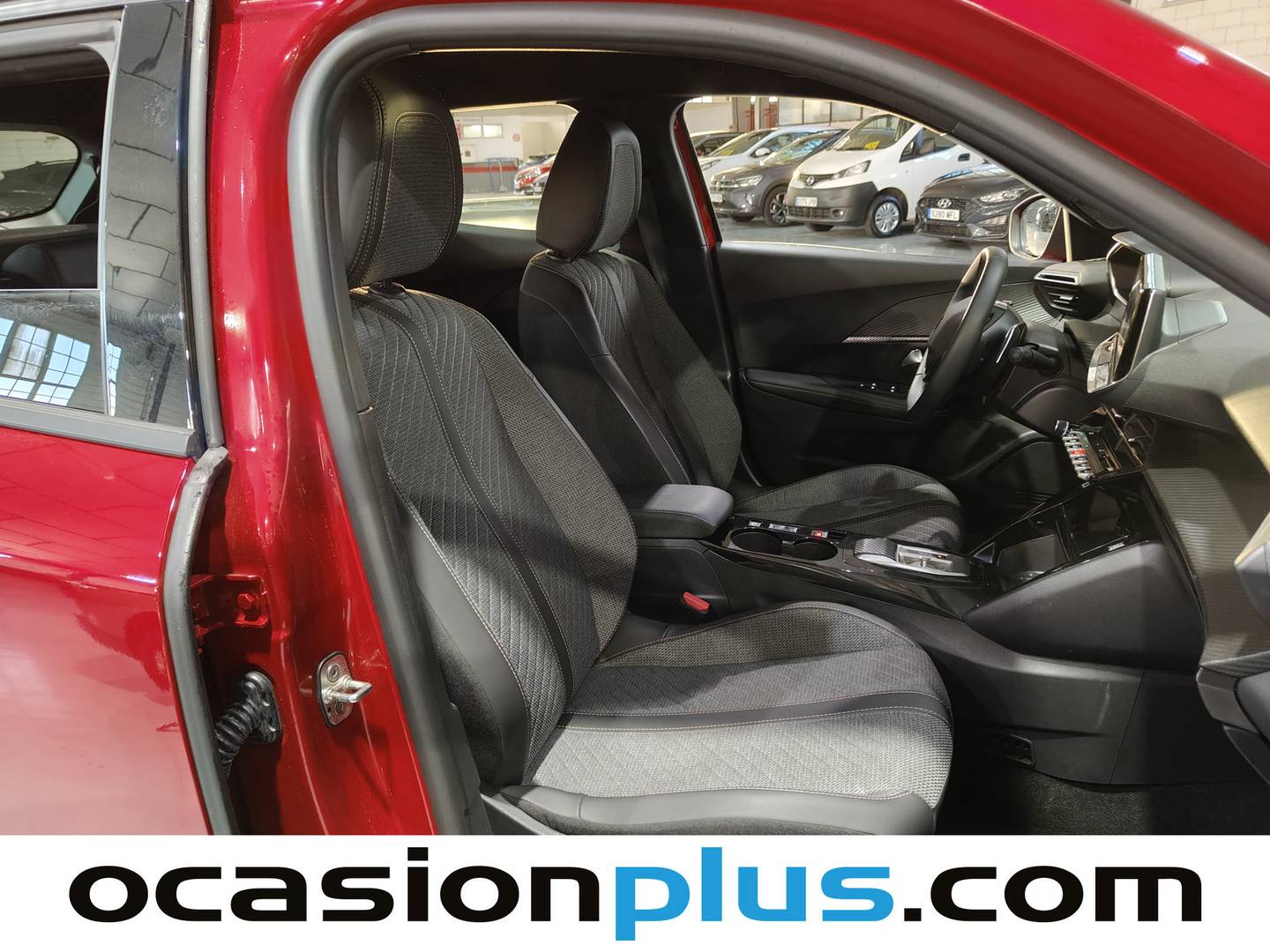 Foto Peugeot 2008 Peugeot 2008 Allure Hybrid eDCS6  (136 CV)