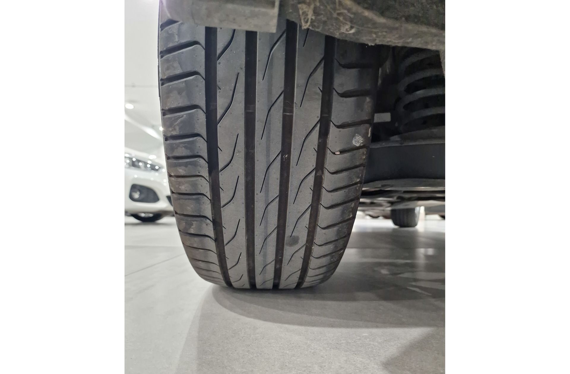 Volkswagen Tiguan Advance 2.0 TDI Pack R-Line - foto 36