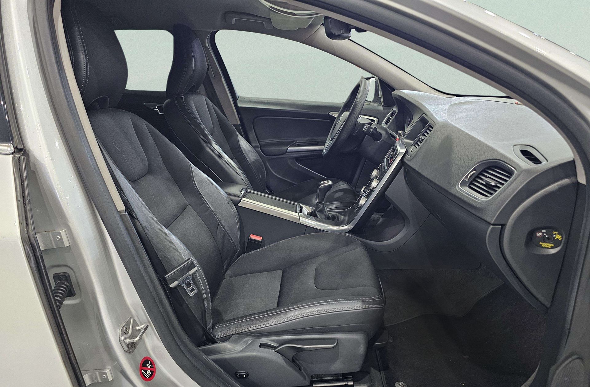 Volvo V60 D2 Momentum - foto 19