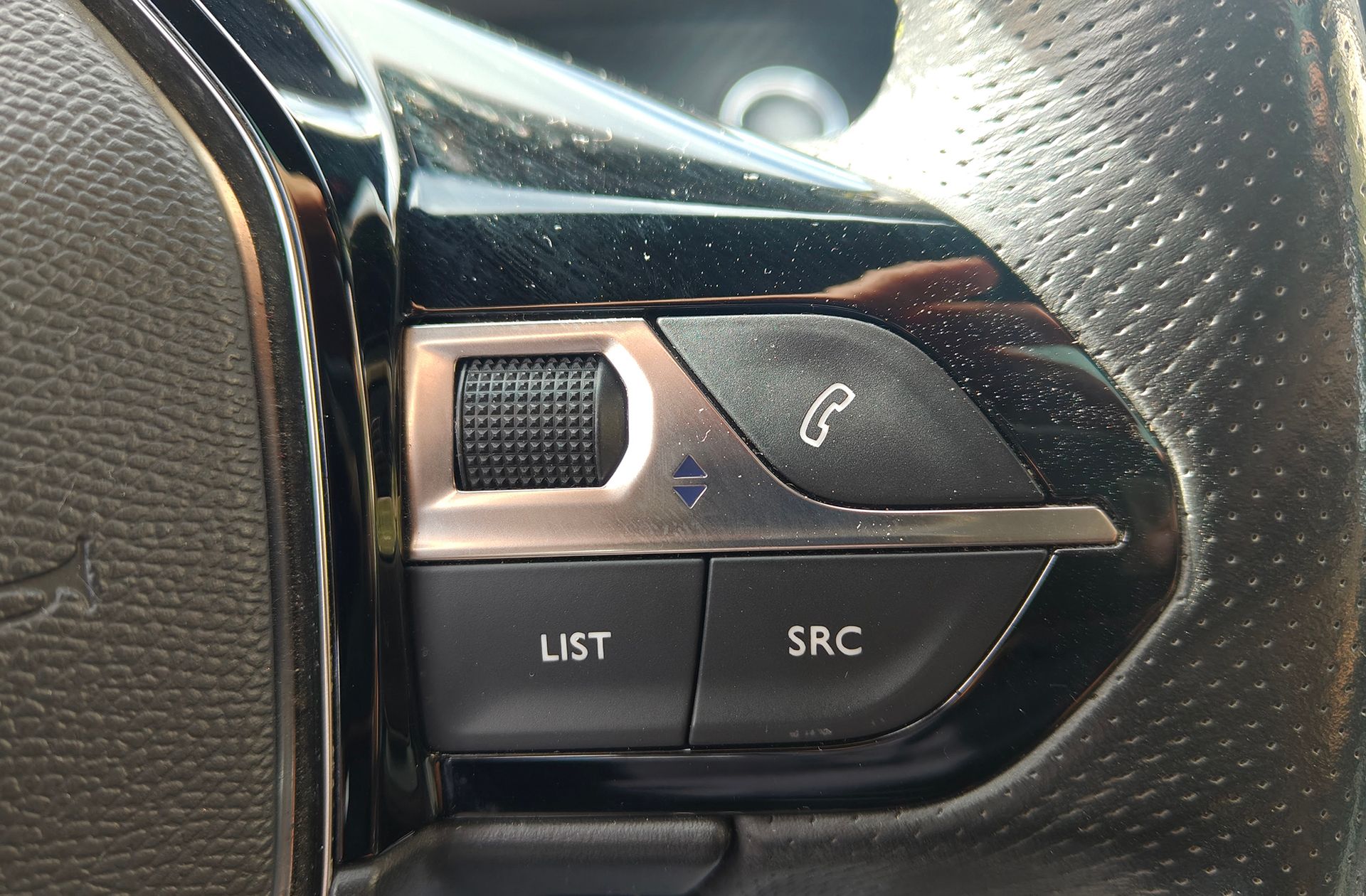 Peugeot 208 BlueHDi 100 GT - foto 29