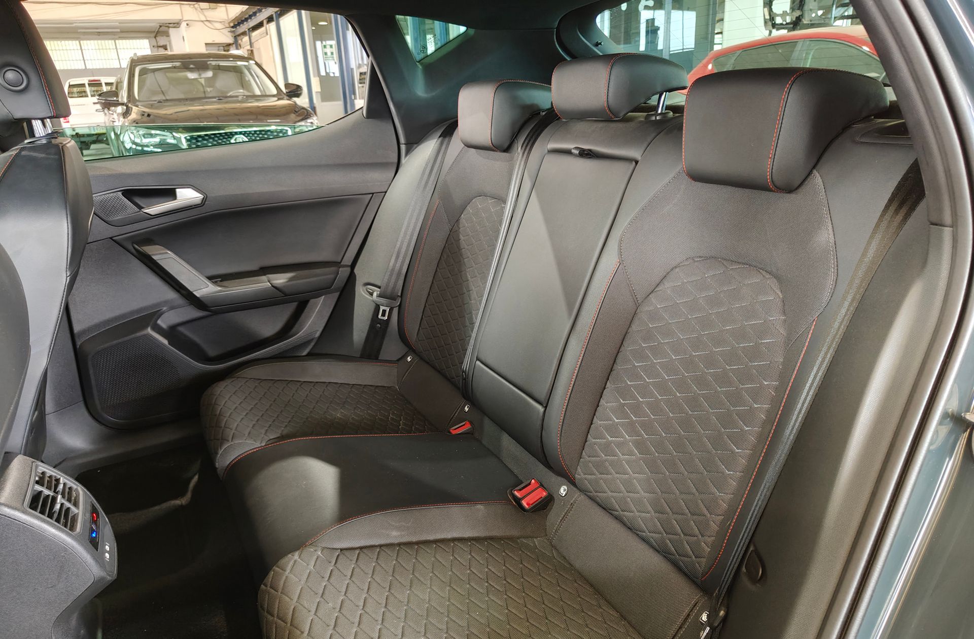 SEAT León 1.5 TSI FR 25 Aniversario - foto 12