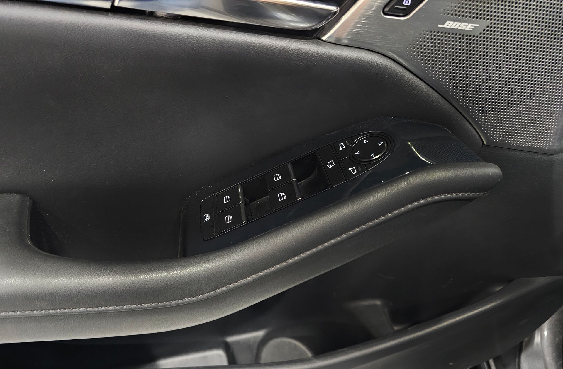 Mazda Mazda3 2.0 Sedan Skyactiv-G Zenith Safety Black - foto 39