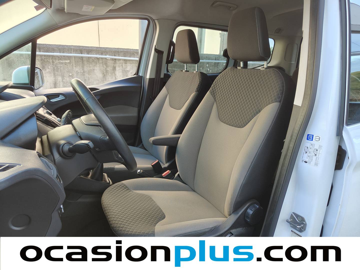 Foto asientos delanteros Ford Tourneo Courier Ford Tourneo Courier 1.5 TDCi Trend (95 CV)