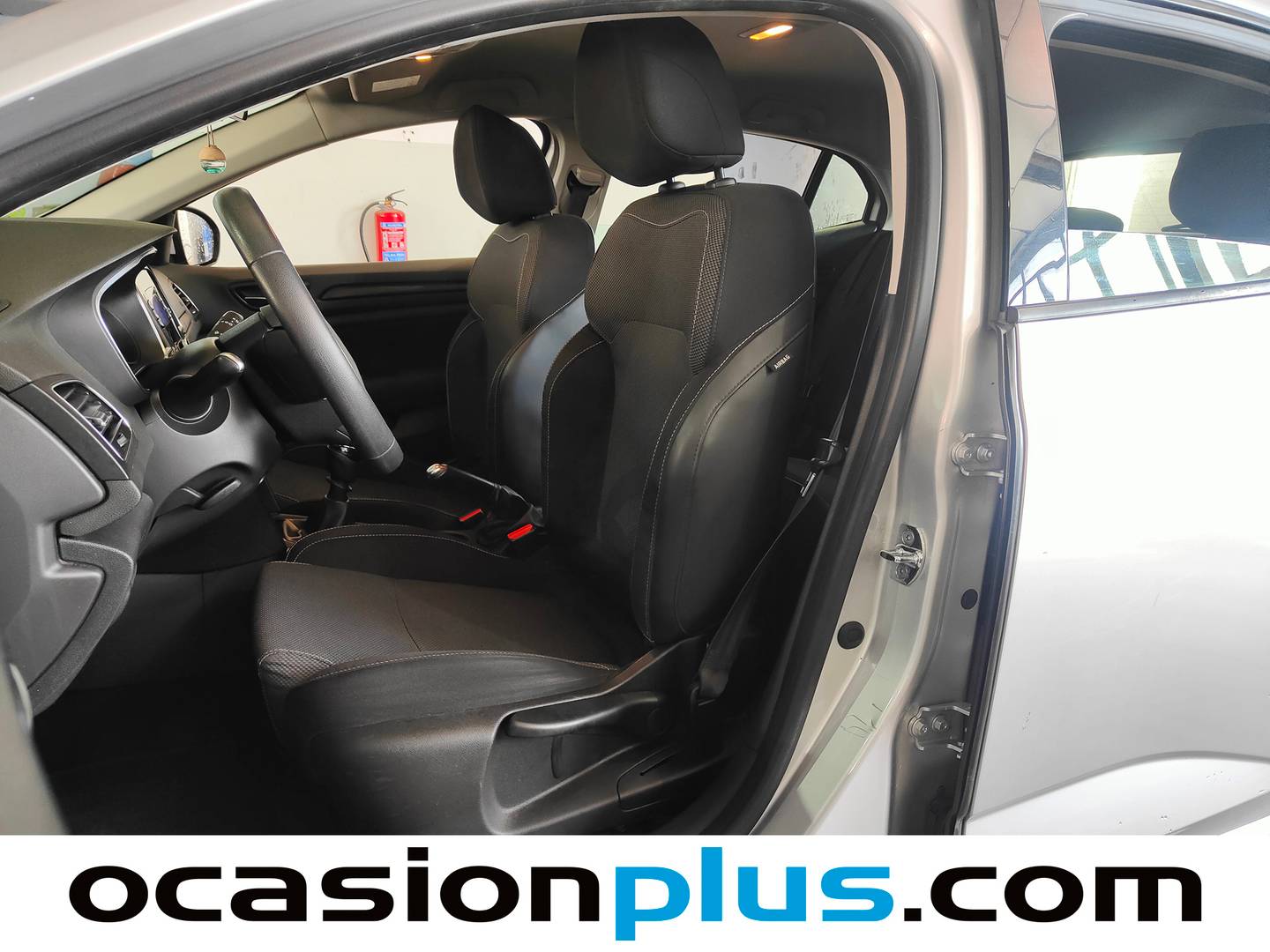Foto asientos delanteros Renault Mégane Renault Megane Life Energy TCe (100 CV)