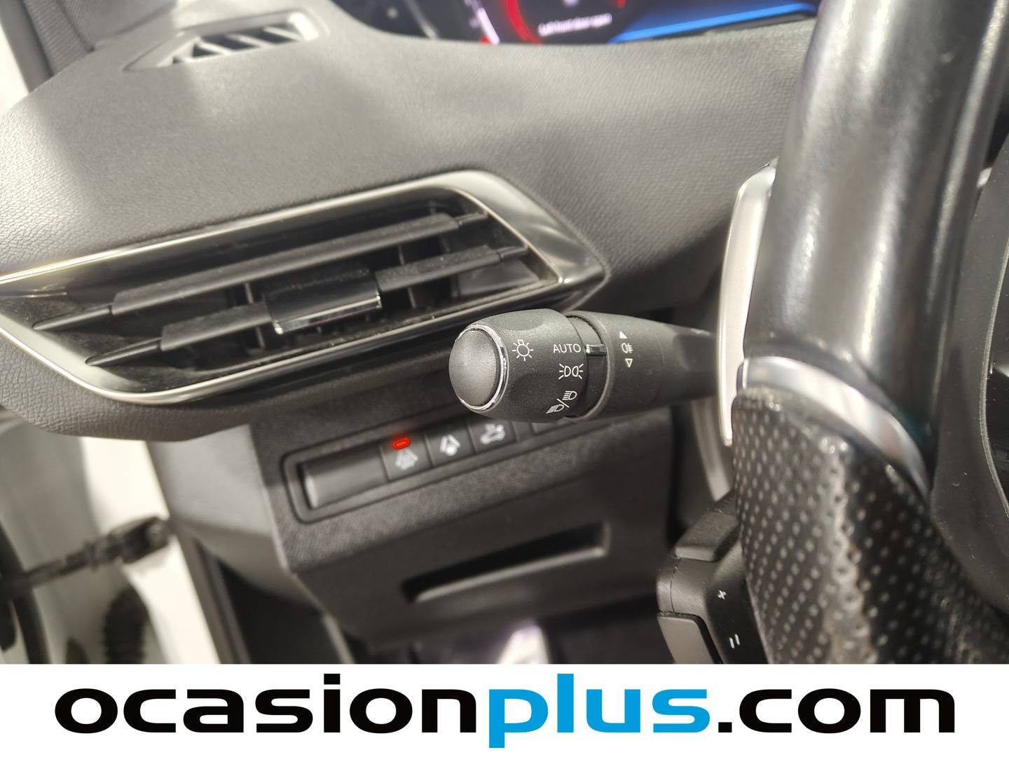 Foto Peugeot 3008 Peugeot 3008 PureTech 130 S&S GT EAT8 (130 CV)