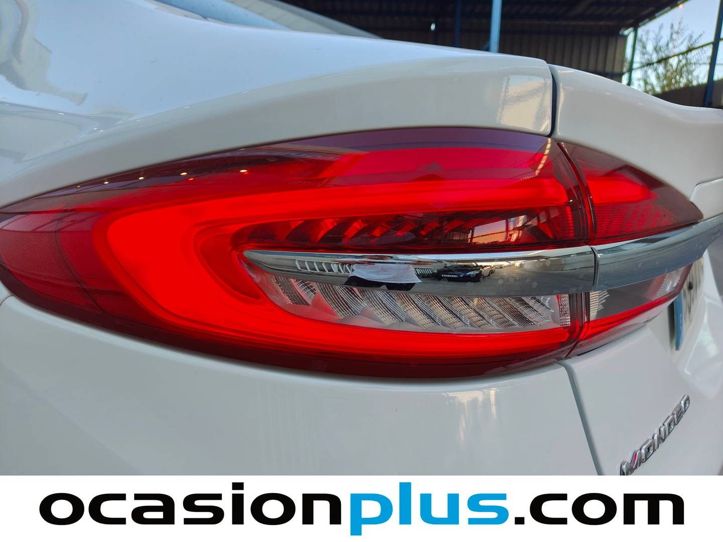 Extras del Ford Mondeo Ford Mondeo 2.0 Híbrido HEV Sedan Titanium Auto (187 CV)