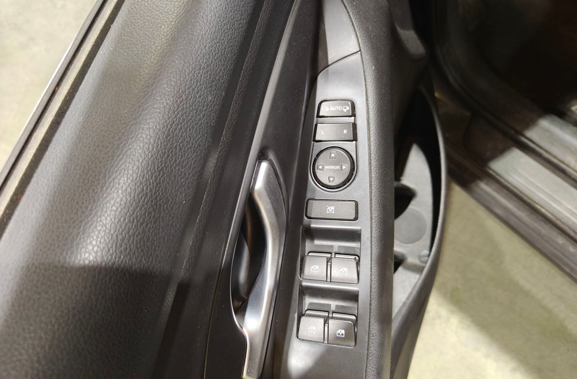 Hyundai i30 1.6 CRDi Tecno - foto 26