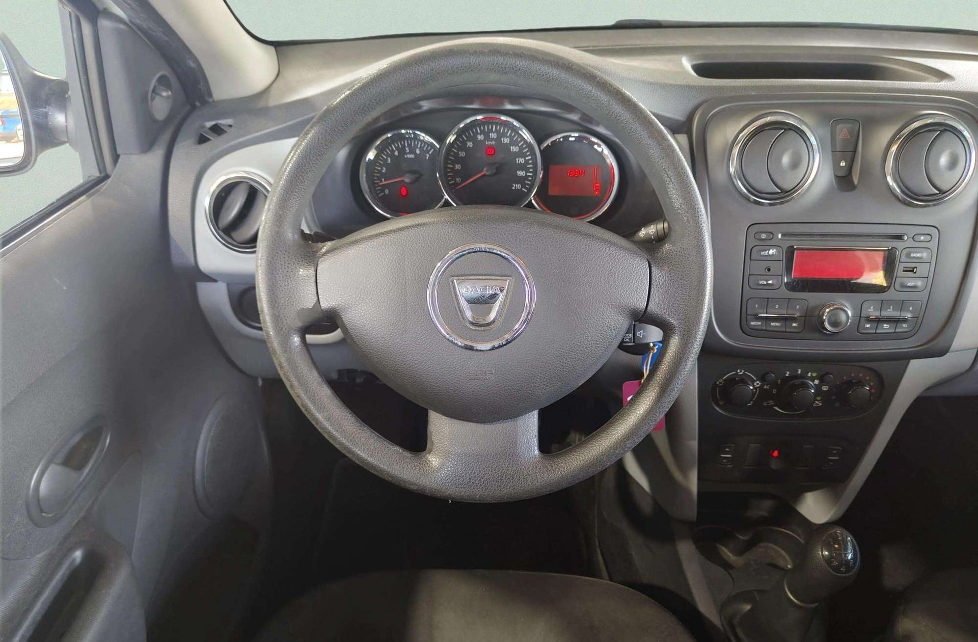 Dacia Logan dCi 90 Ambiance - foto 18
