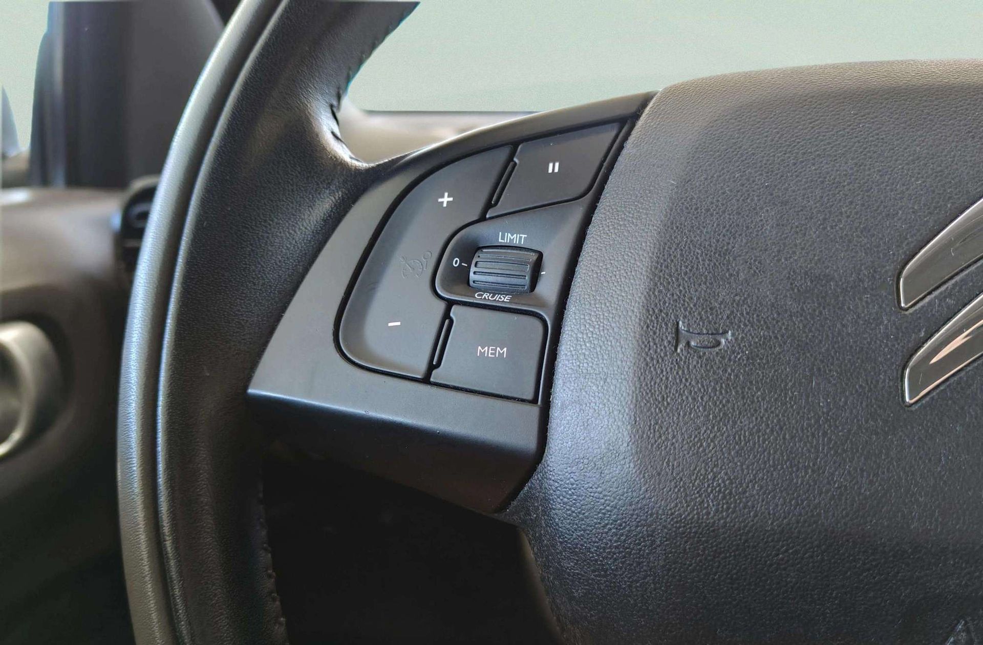 Citroën C4 Cactus 1.2 VTi Feel Fine - foto 22