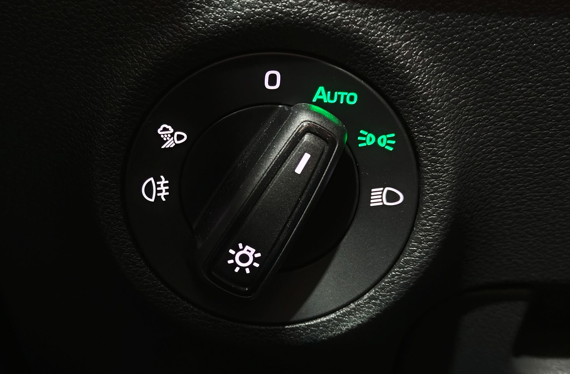 Škoda Karoq 1.5 TSI ACT Sportline DSG - foto 9