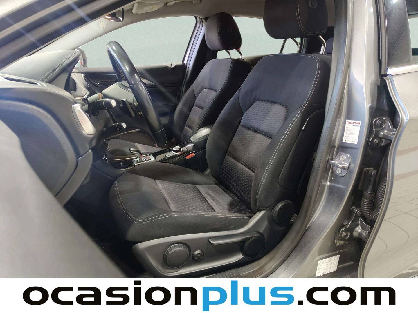 Foto asientos delanteros Infiniti Q30 Infiniti Q30 1.6 TC Premium 7DCT (156 CV)