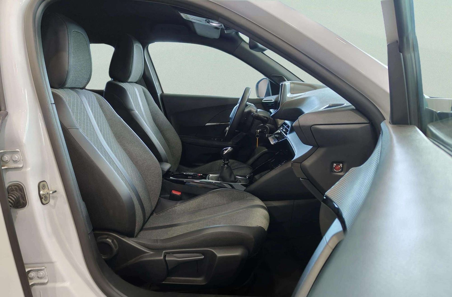 Peugeot 2008 PureTech 100 Allure - foto 22