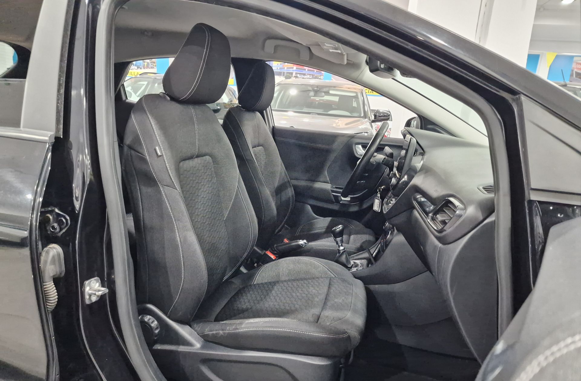 Ford Puma 1.0 EcoBoost MHEV Titanium Design - foto 17