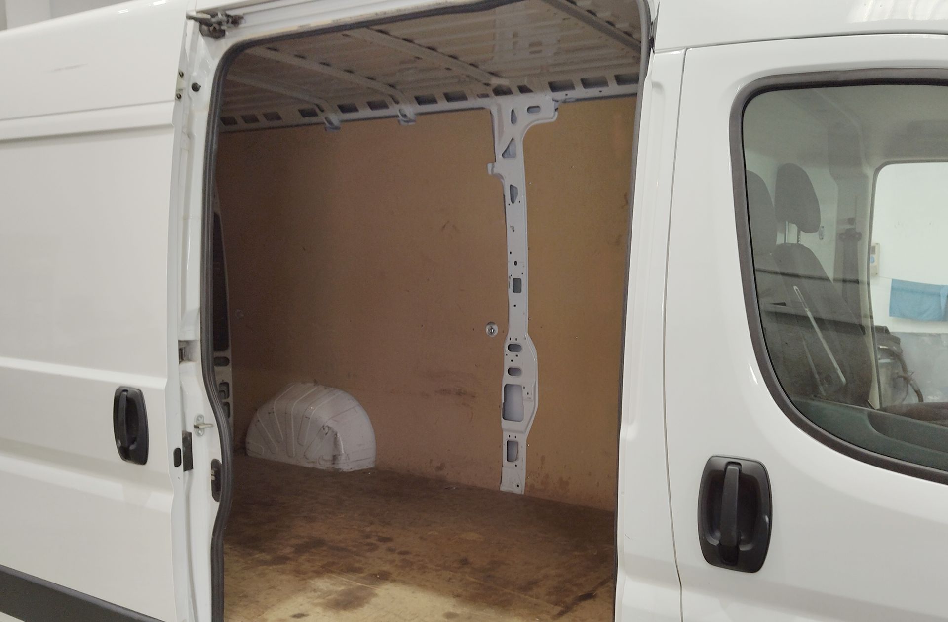 Citroën Jumper Furgon BlueHDi 140 35 L3H2 - foto 13