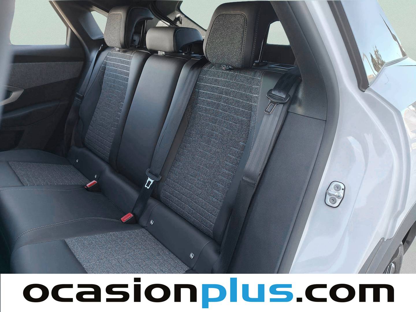 Foto asientos traseros Peugeot 3008 Peugeot 3008 Hybrid 145 Allure eDCS6 (145 CV)