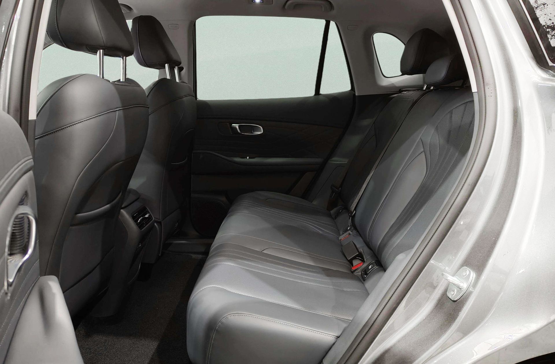 Geely Starray EM-i 1.5 PHEV Pro - foto 15