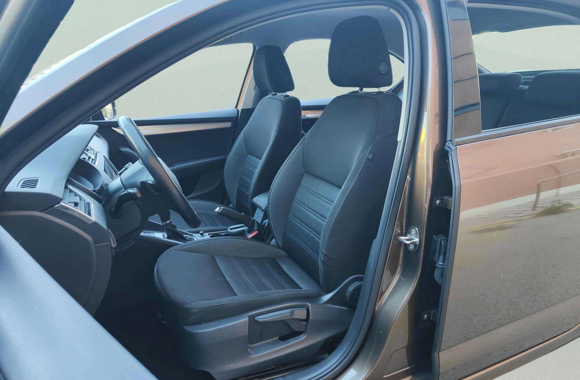 Škoda Octavia 1.4 TSI Like DSG - foto 11