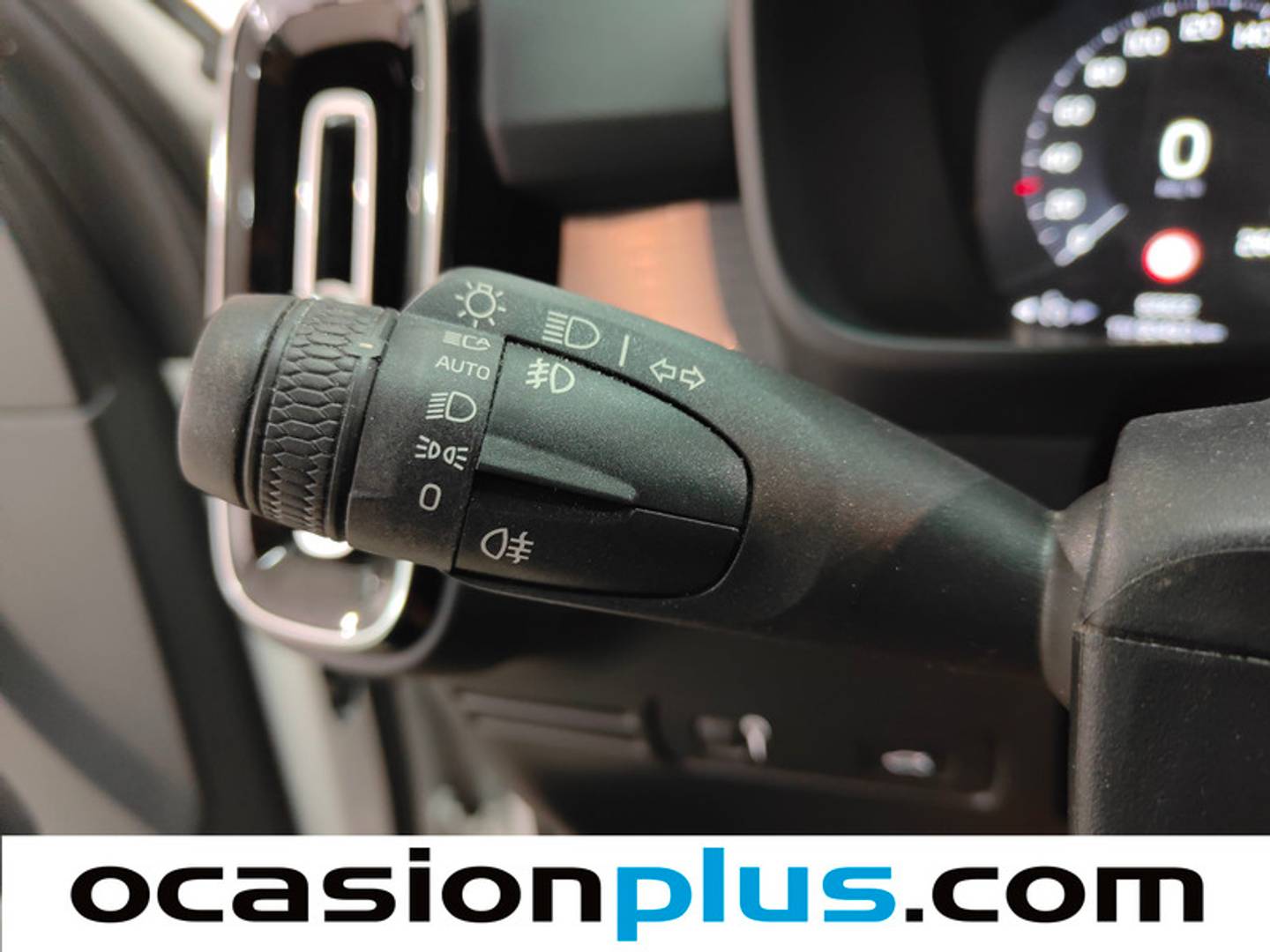 Foto Volvo XC40 Volvo XC40 T3 Momentum Auto (163 CV)