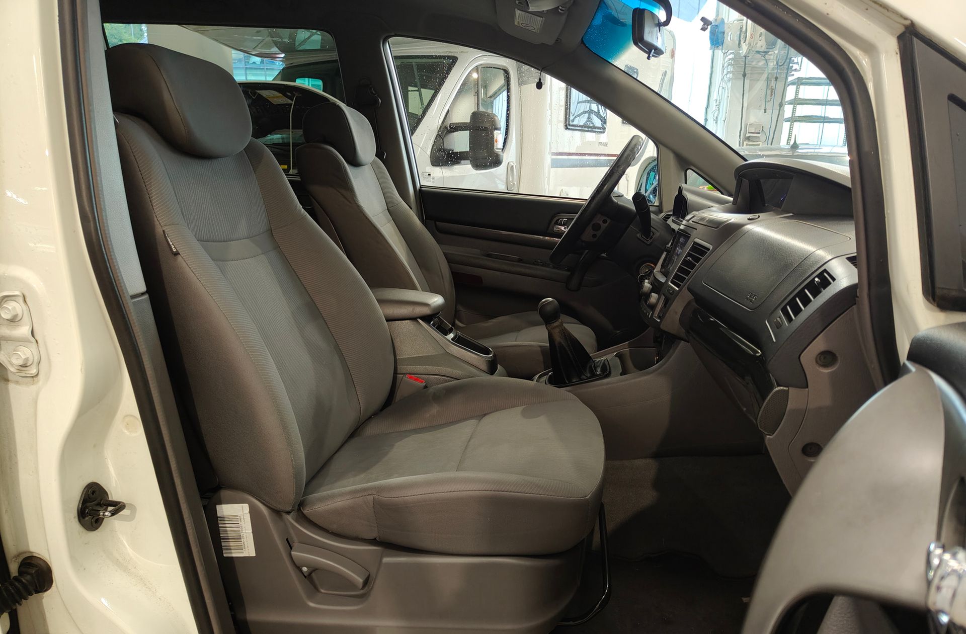 SsangYong Rodius 2.0 e-Xdi Premium 7 plazas - foto 17