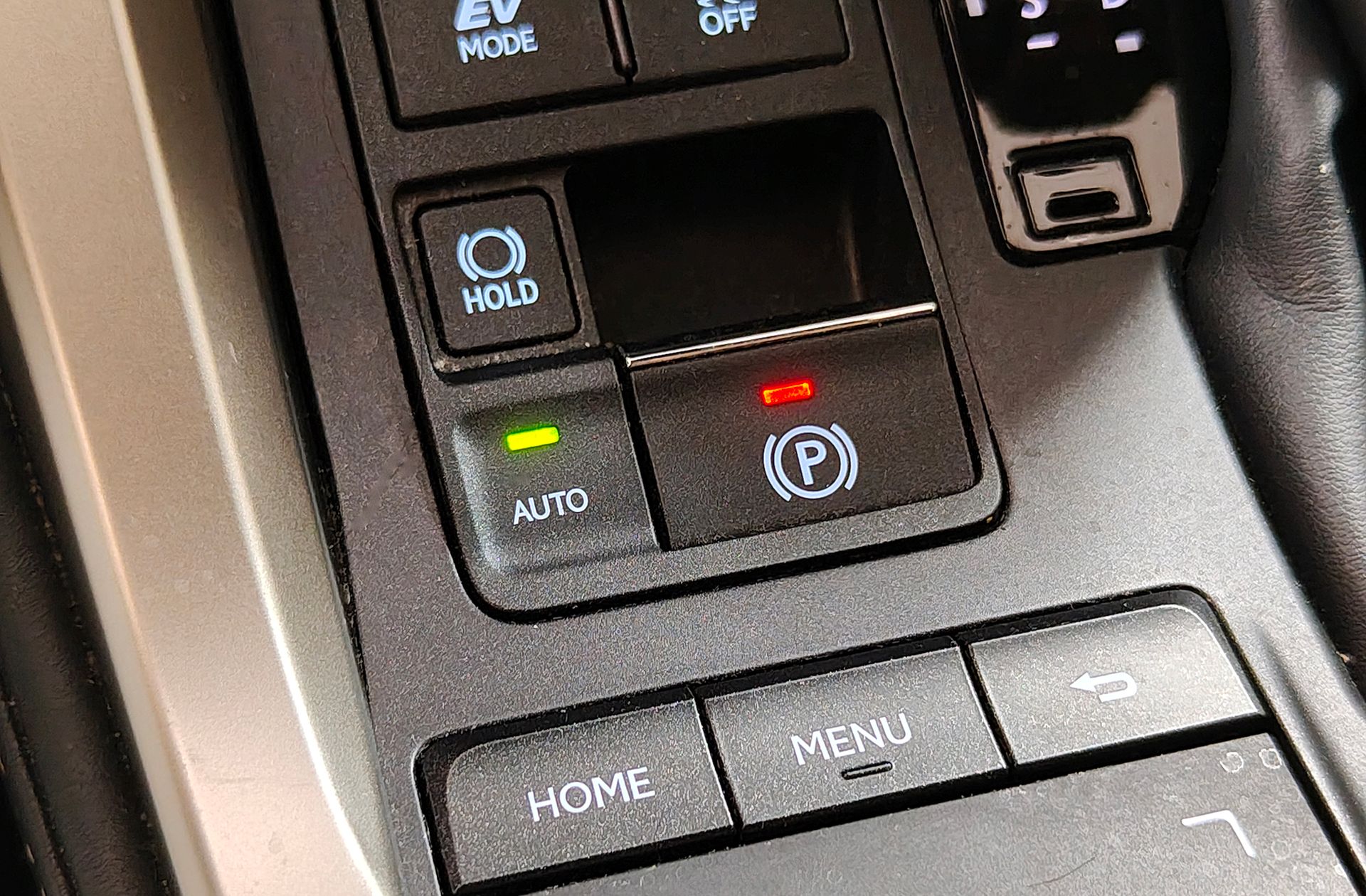 Lexus NX 300h Business Navigation 2WD - foto 29