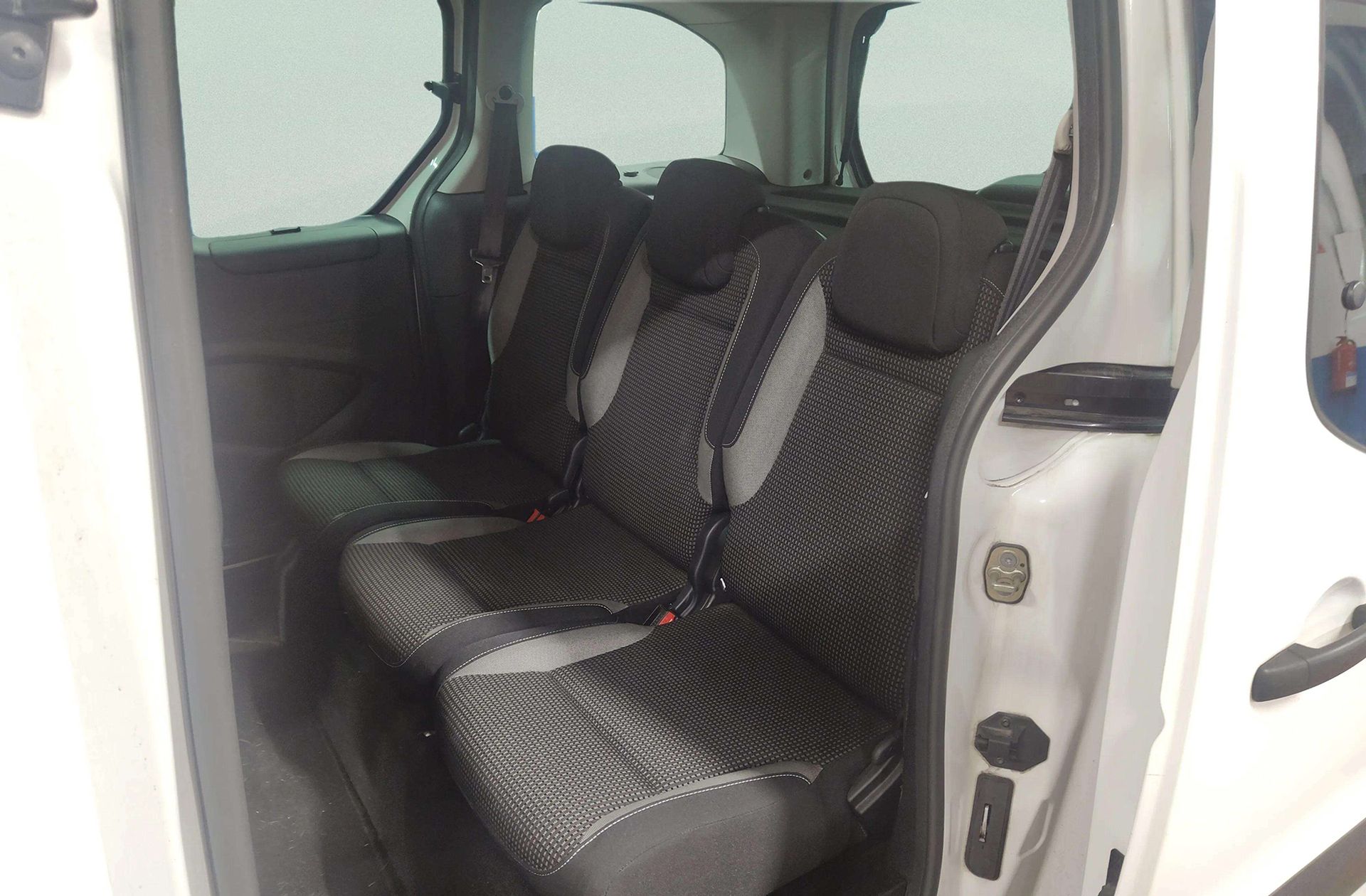 Peugeot Partner Tepee Combi 1.2 PureTech Outdoor - foto 13