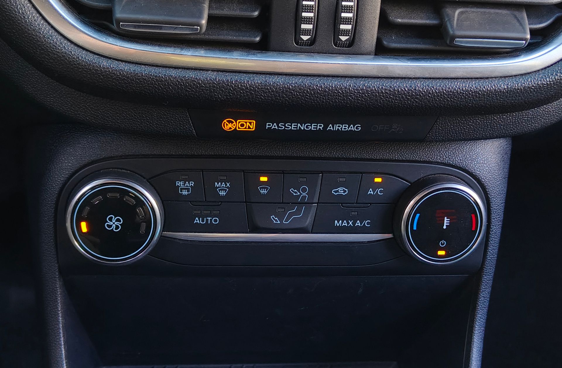 Ford Fiesta 1.0 EcoBoost MHEV ST-Line - foto 35