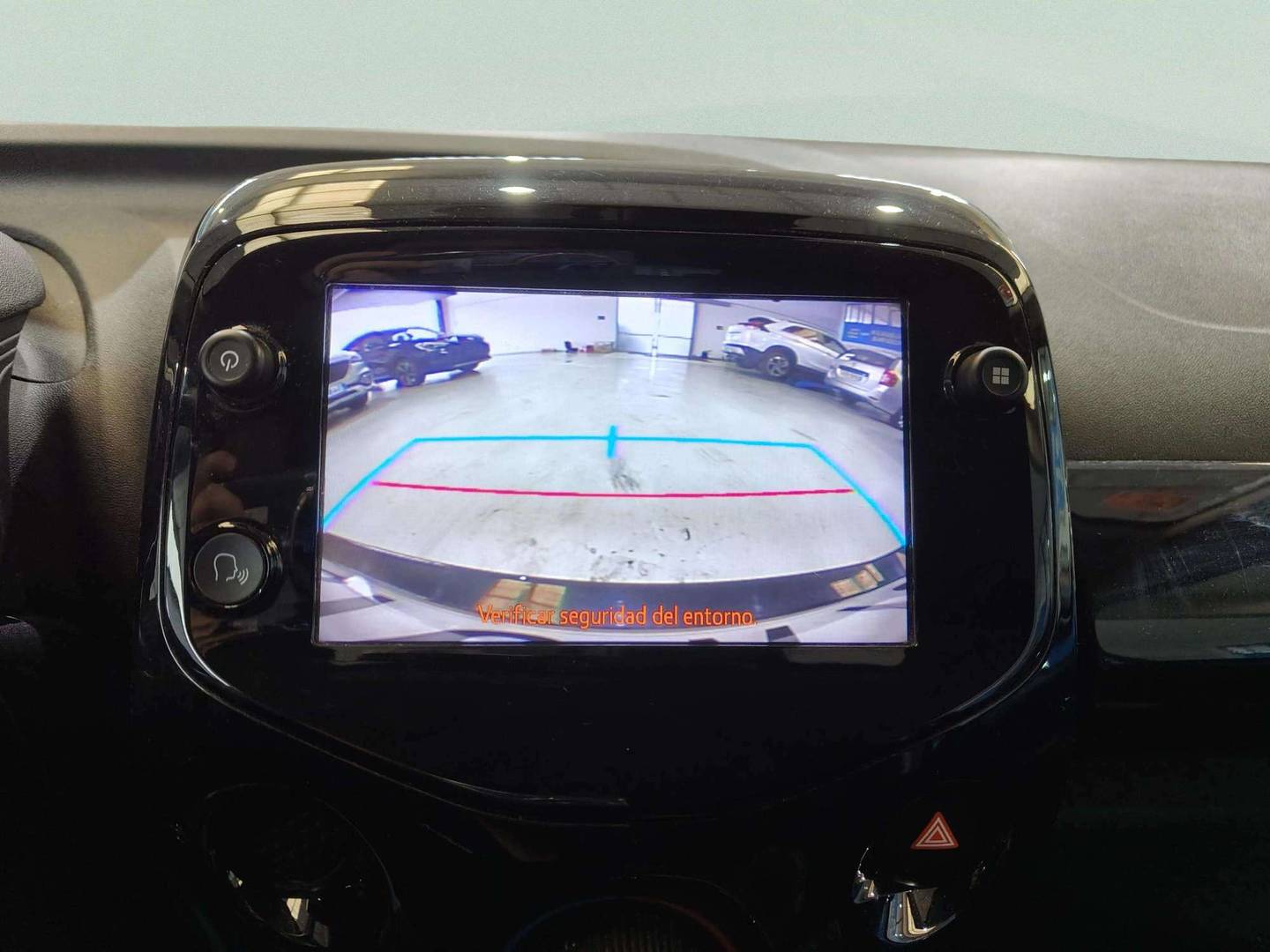 Equipamiento del Toyota Aygo Toyota Aygo 1.0 70 x-play (72 CV)