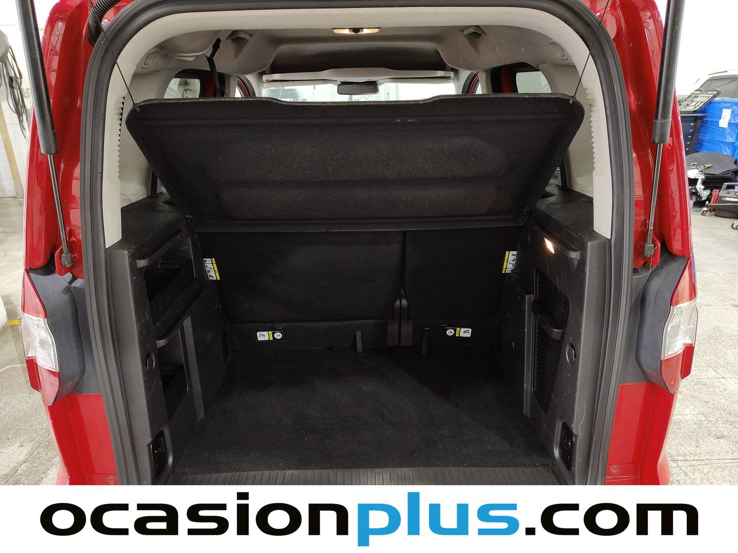 Fotos maletero Ford Tourneo Courier Ford Tourneo Courier 1.5 TDCi Sport (100 CV)