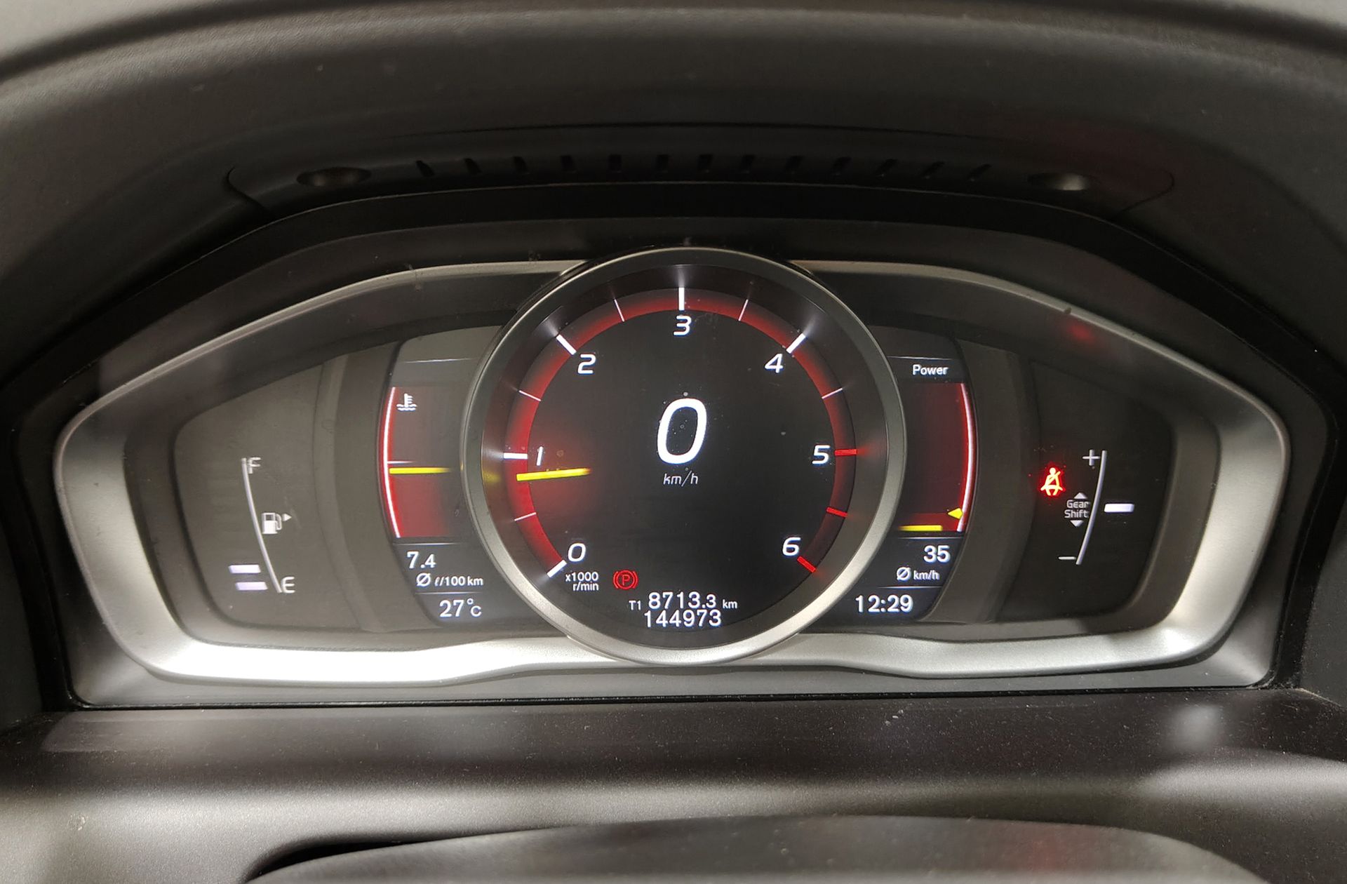Volvo XC60 D3 Kinetic - foto 24