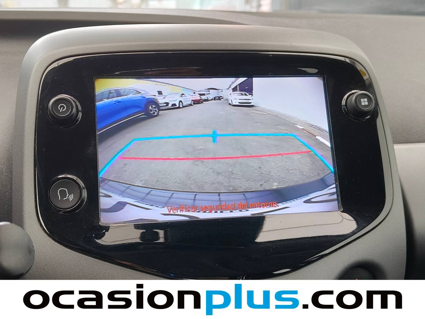 Equipamiento del Toyota Aygo Toyota Aygo 1.0 70 x-play (72 CV)