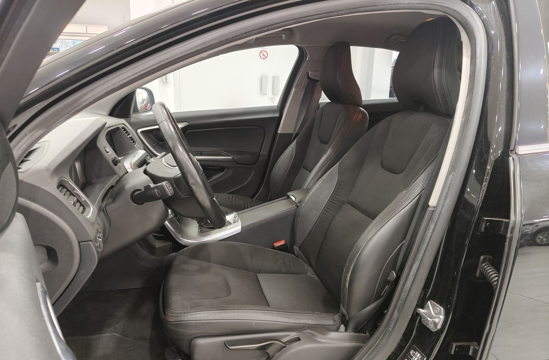 Volvo S60 D3 Momentum - foto 10
