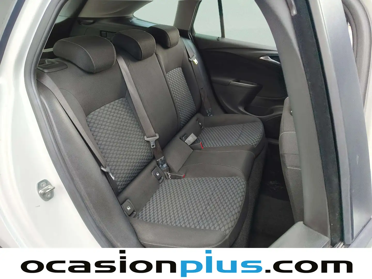 Foto Opel Astra Opel Astra 1.6 CDTI Sports Tourer S/S Business + (136 CV)