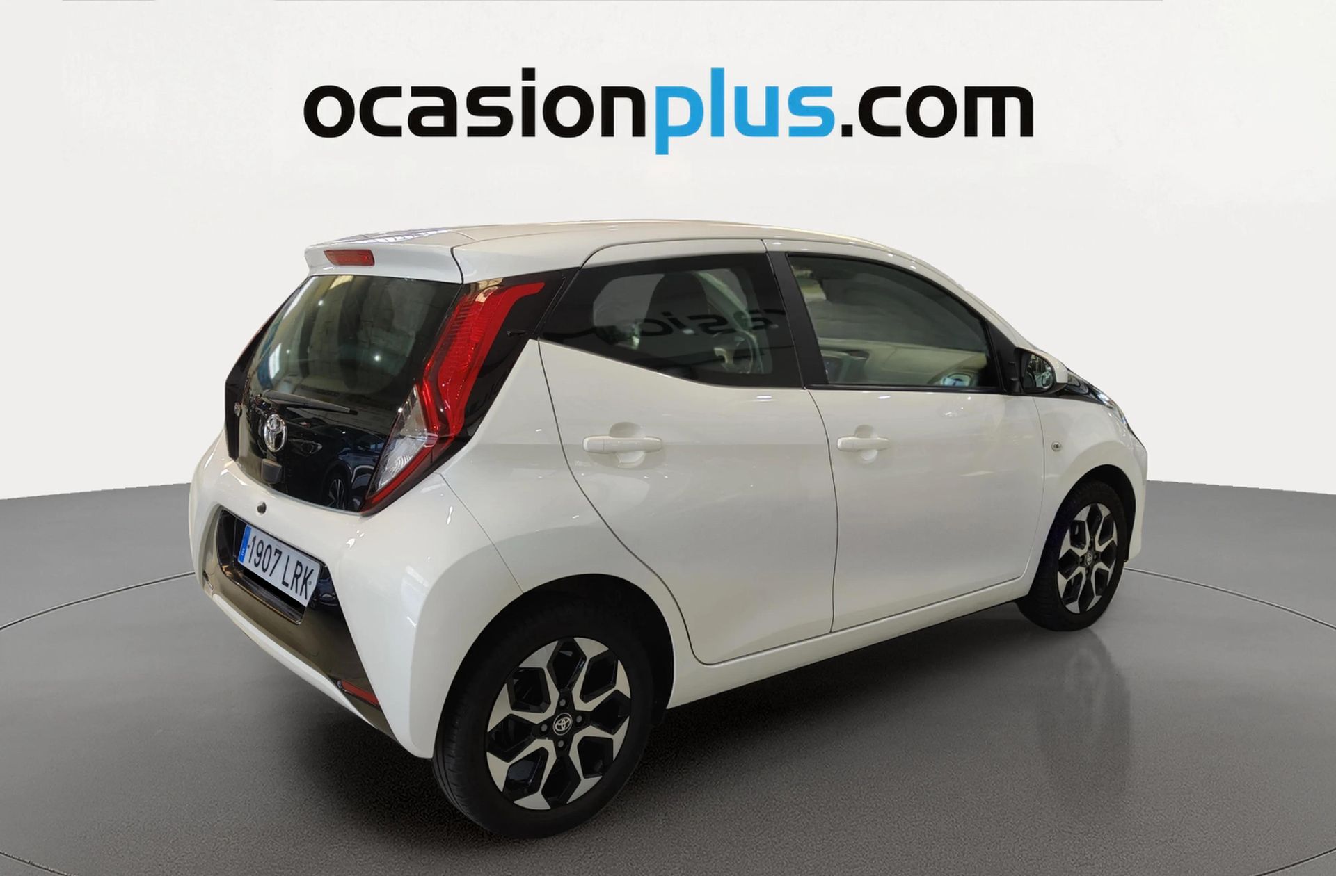 Toyota Aygo 1.0 70 x-play - foto 4