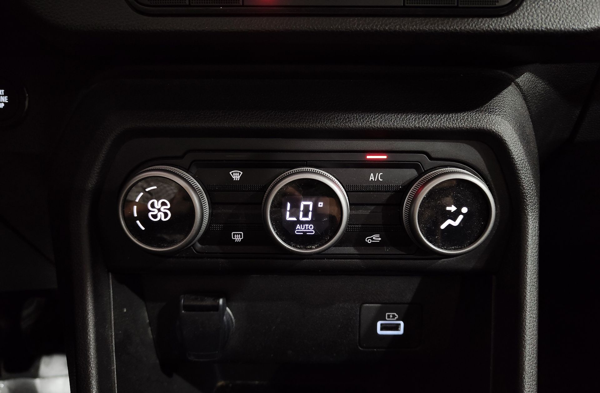 Dacia Sandero Stepway Expression Go TCe - foto 32