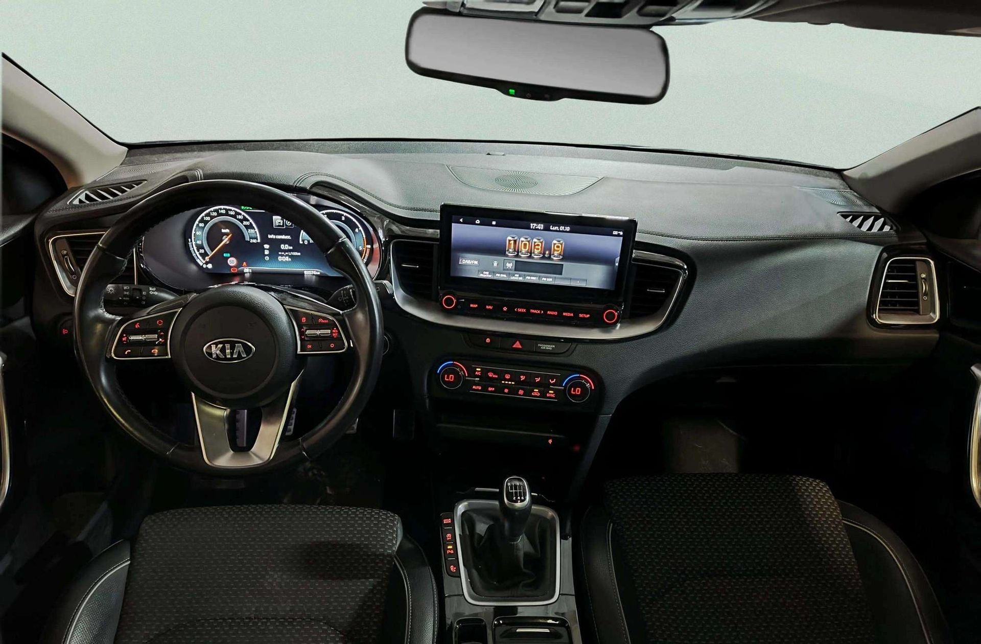 Kia XCeed 1.6 MHEV iMT Emotion - foto 7