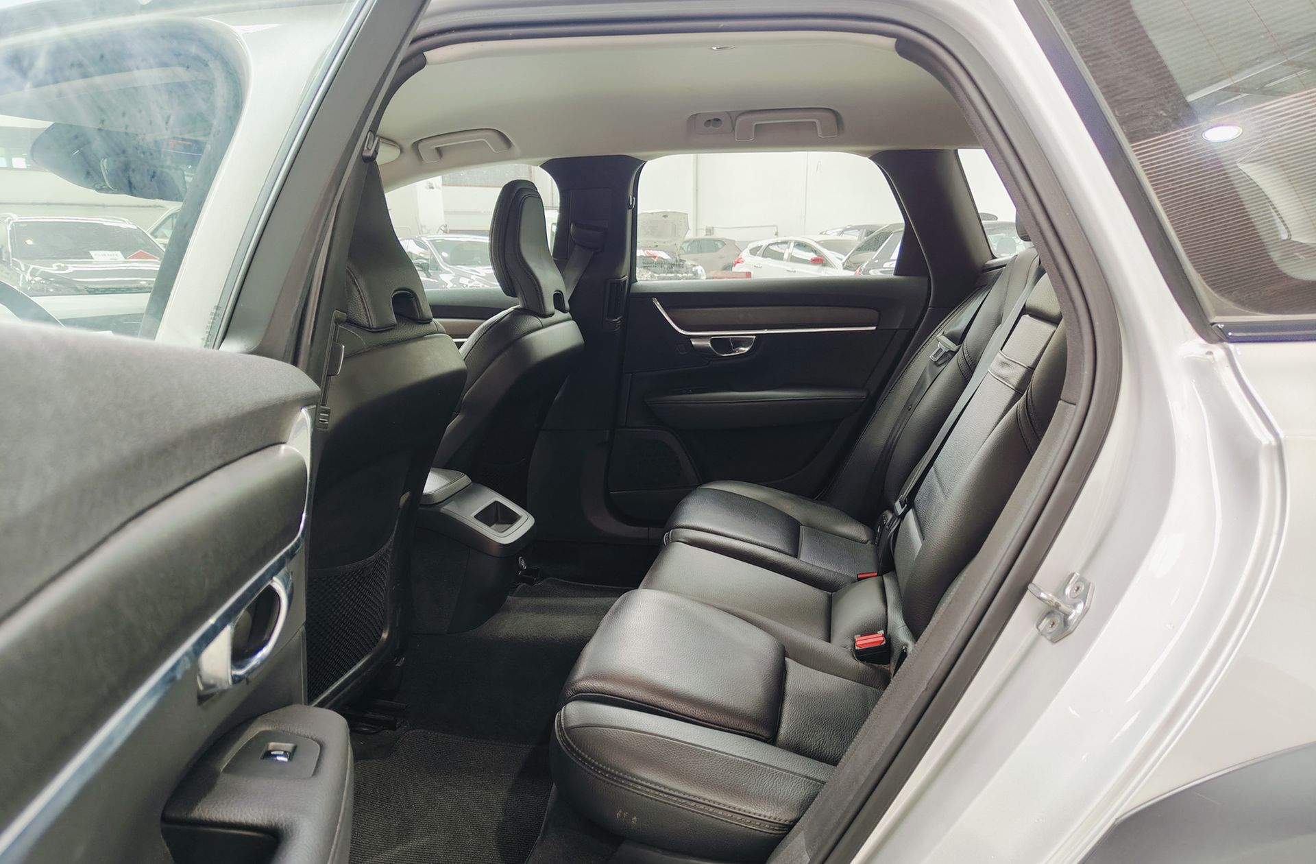 Volvo V90 D4 VOR AWD - foto 13