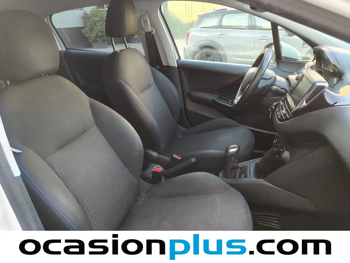 Foto Peugeot 208 Peugeot 208 PureTech Signature (82 CV)