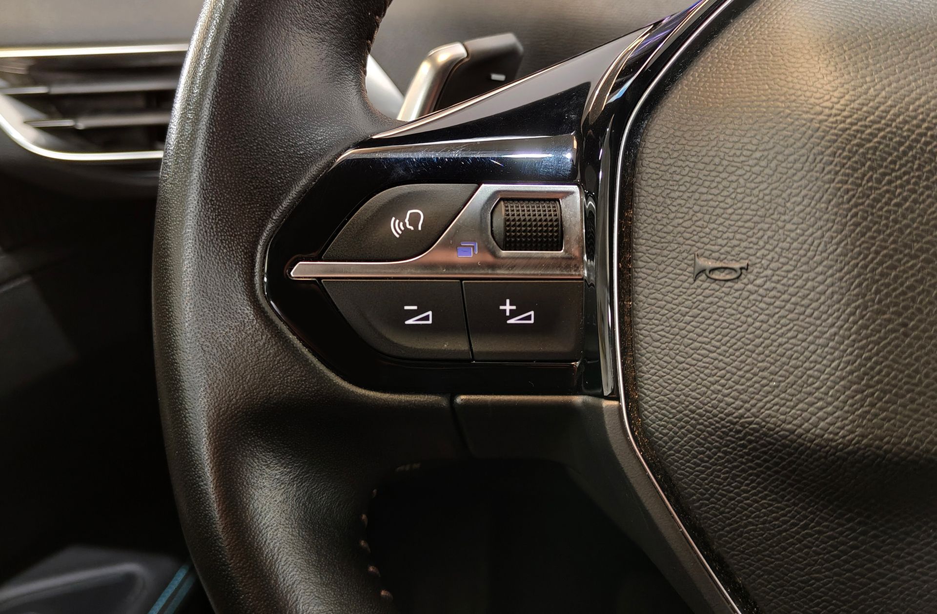 Peugeot 5008 1.2 Allure Pack eDCS6 7 plazas - foto 29