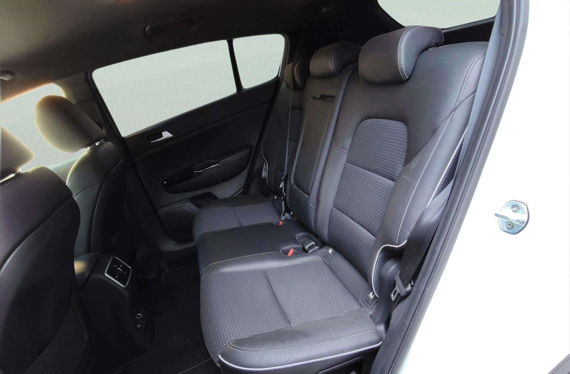 Kia Sportage 1.6 MHEV GT Line Essential 4x2 DCT - foto 15