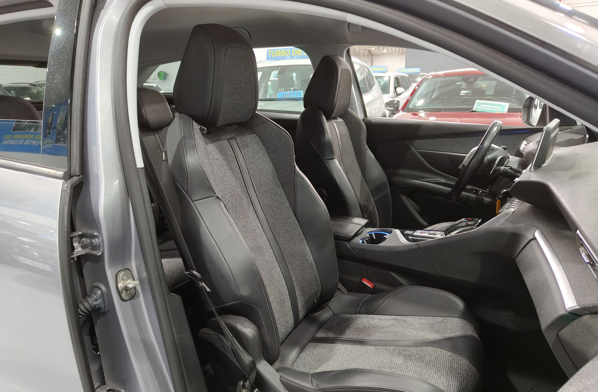 Peugeot 3008 PureTech 130 Allure EAT8 - foto 19