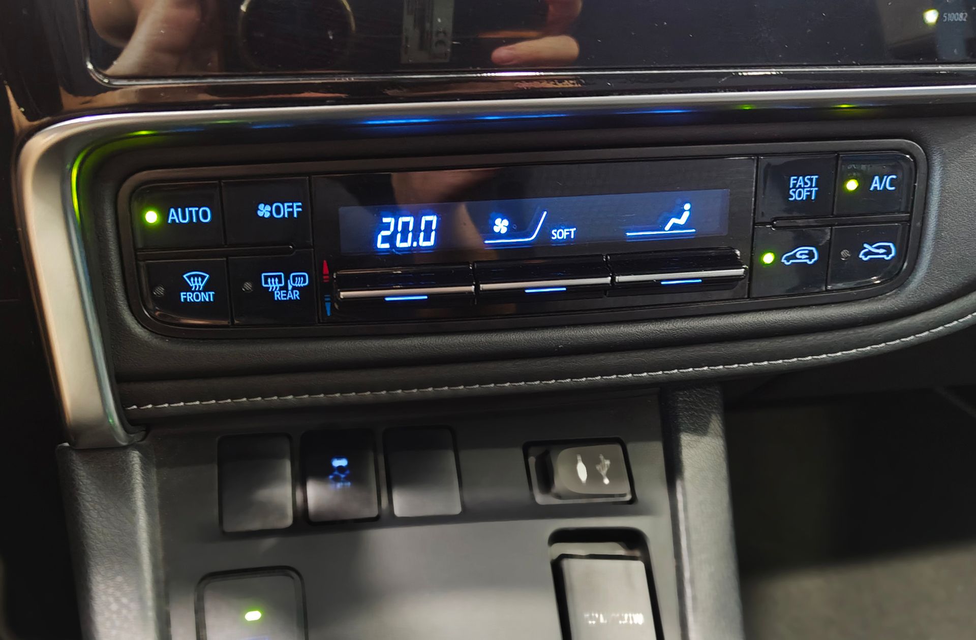 Toyota Auris 140H Hybrid Feel! Edition - foto 30