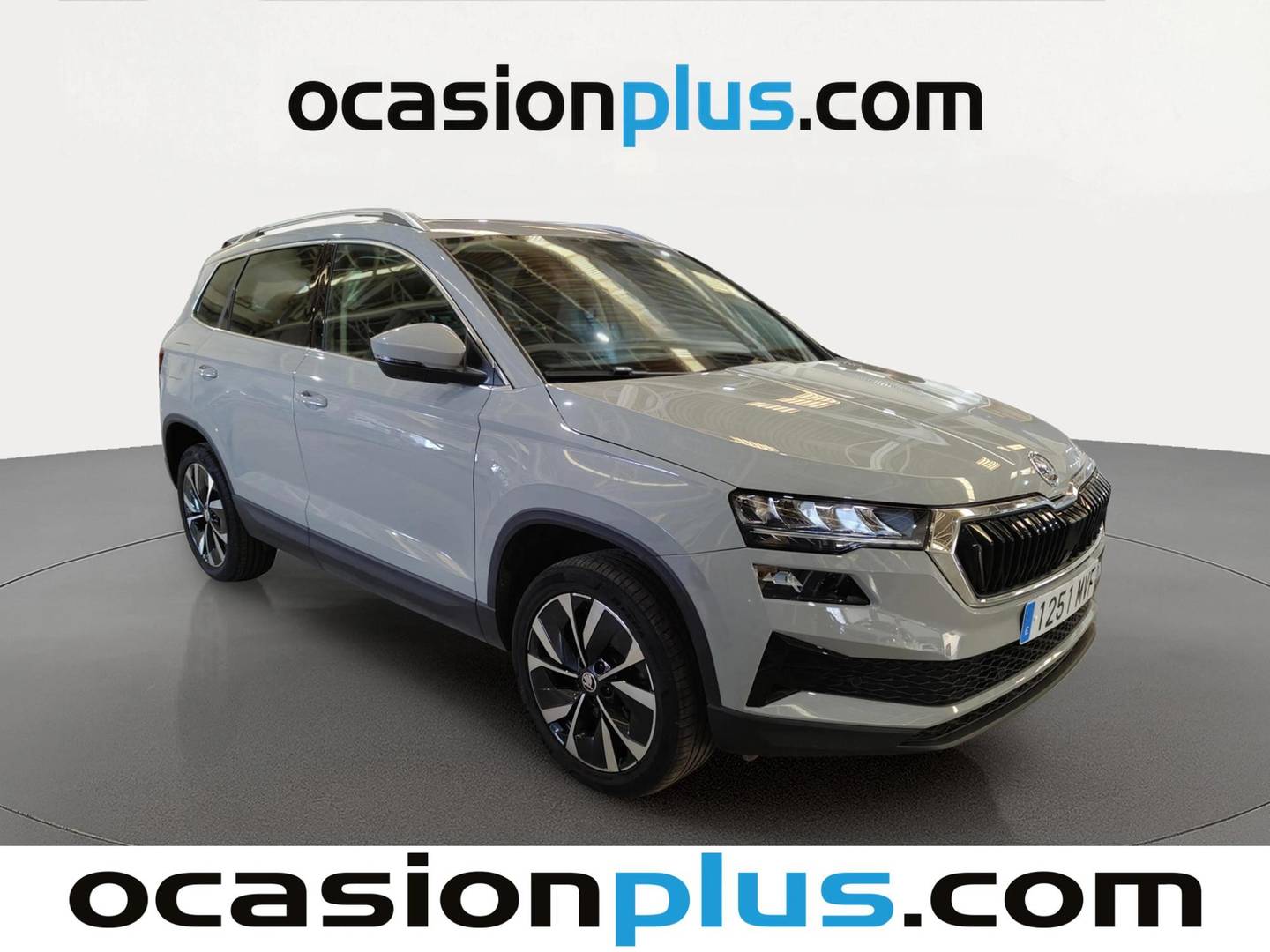 Foto delantera Skoda Karoq Skoda Karoq 1.5 TSI ACT Design DSG (150 CV) derecha