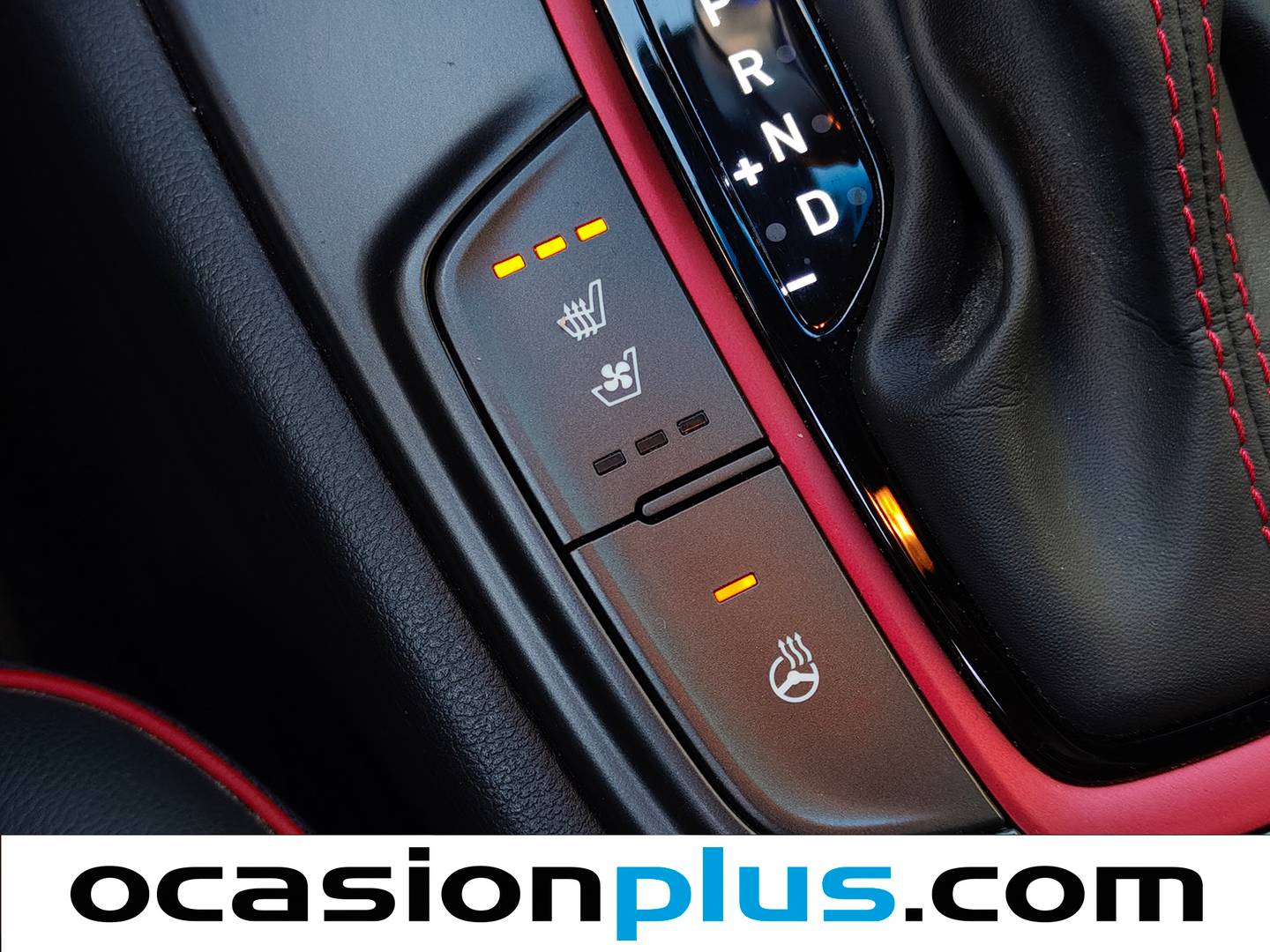 Extras del Hyundai Kona Hyundai Kona 1.6 GDI HEV Style Sky Red DT (141 CV)