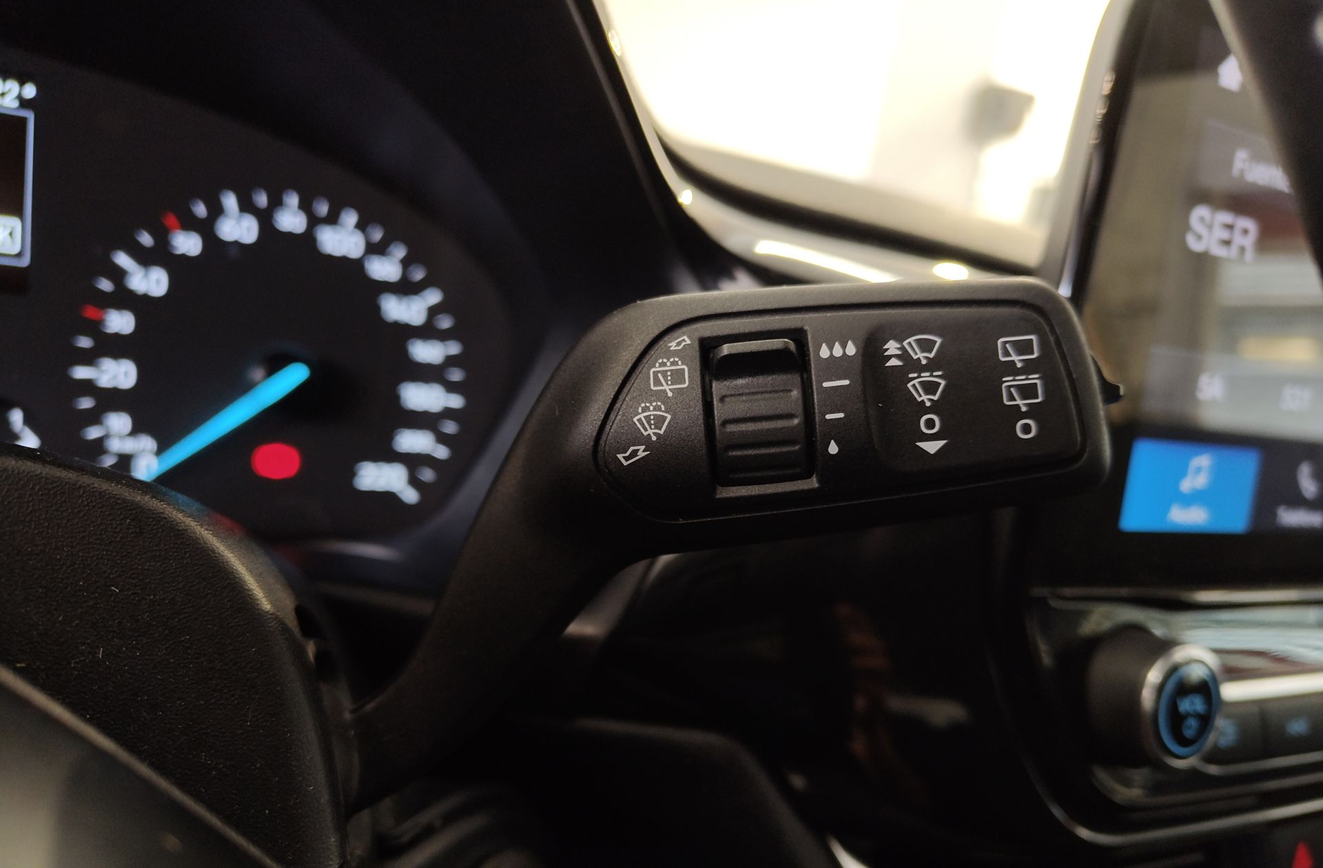 Ford Fiesta 1.0 EcoBoost Trend - foto 25