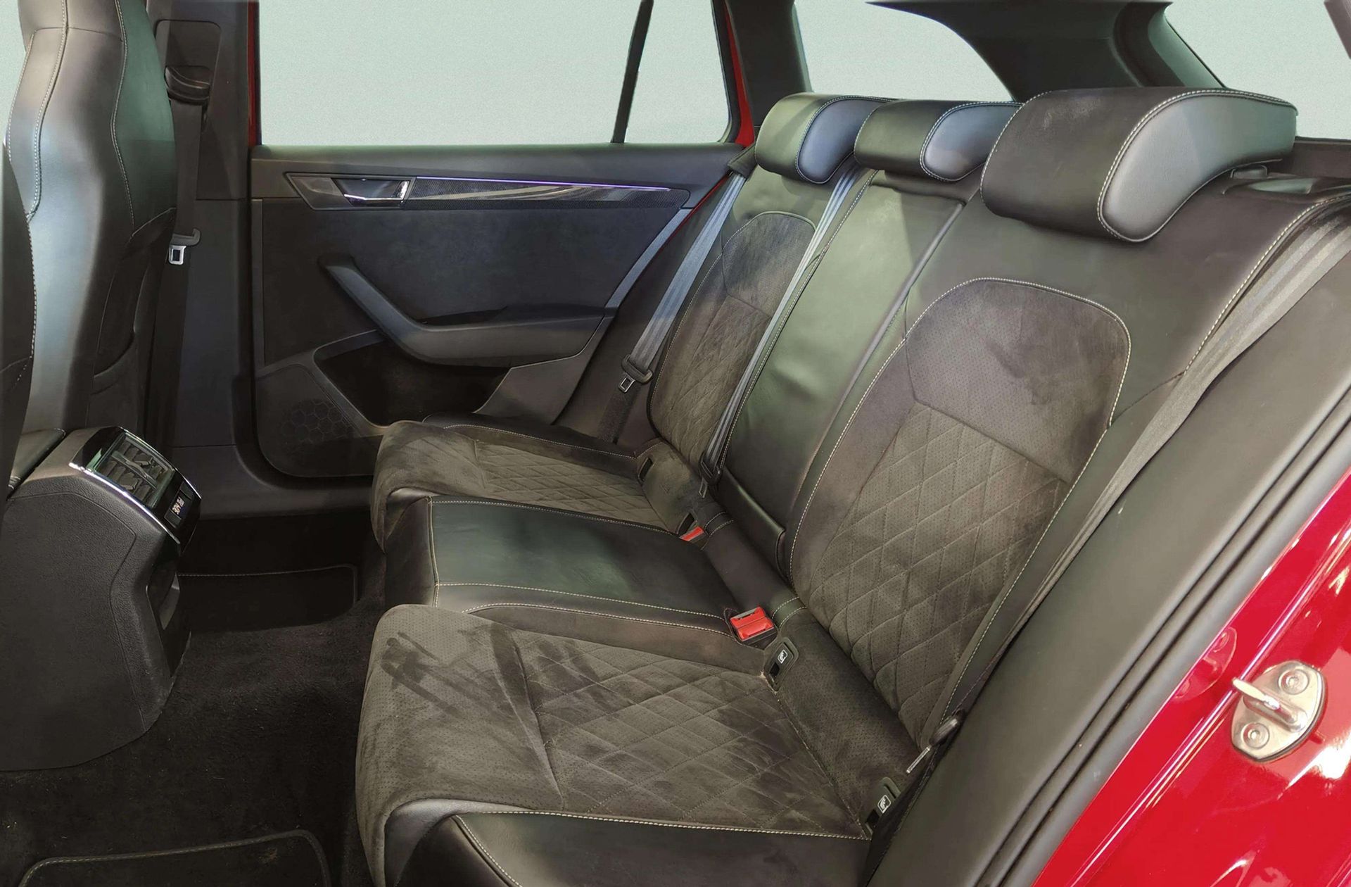 Škoda Superb Combi 2.0 TDI Sport Line DSG - foto 15