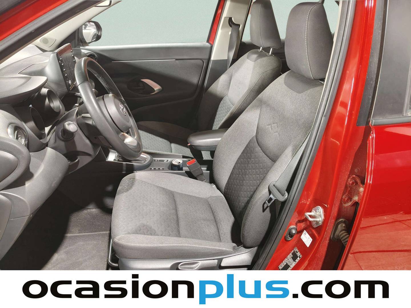 Foto asientos delanteros Toyota Yaris Cross Toyota Yaris Cross 120H Business Plus (116 CV)