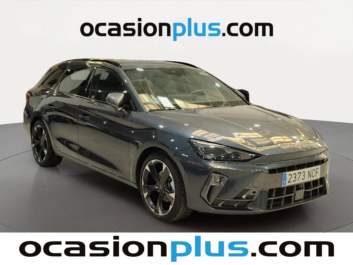 Foto delantera Cupra León Cupra Leon Sportstourer 1.5 TSI (150 CV) derecha