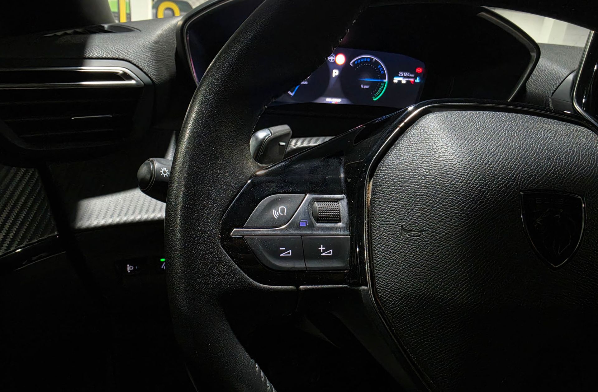 Peugeot 2008 Allure Hybrid eDCS6 - foto 26