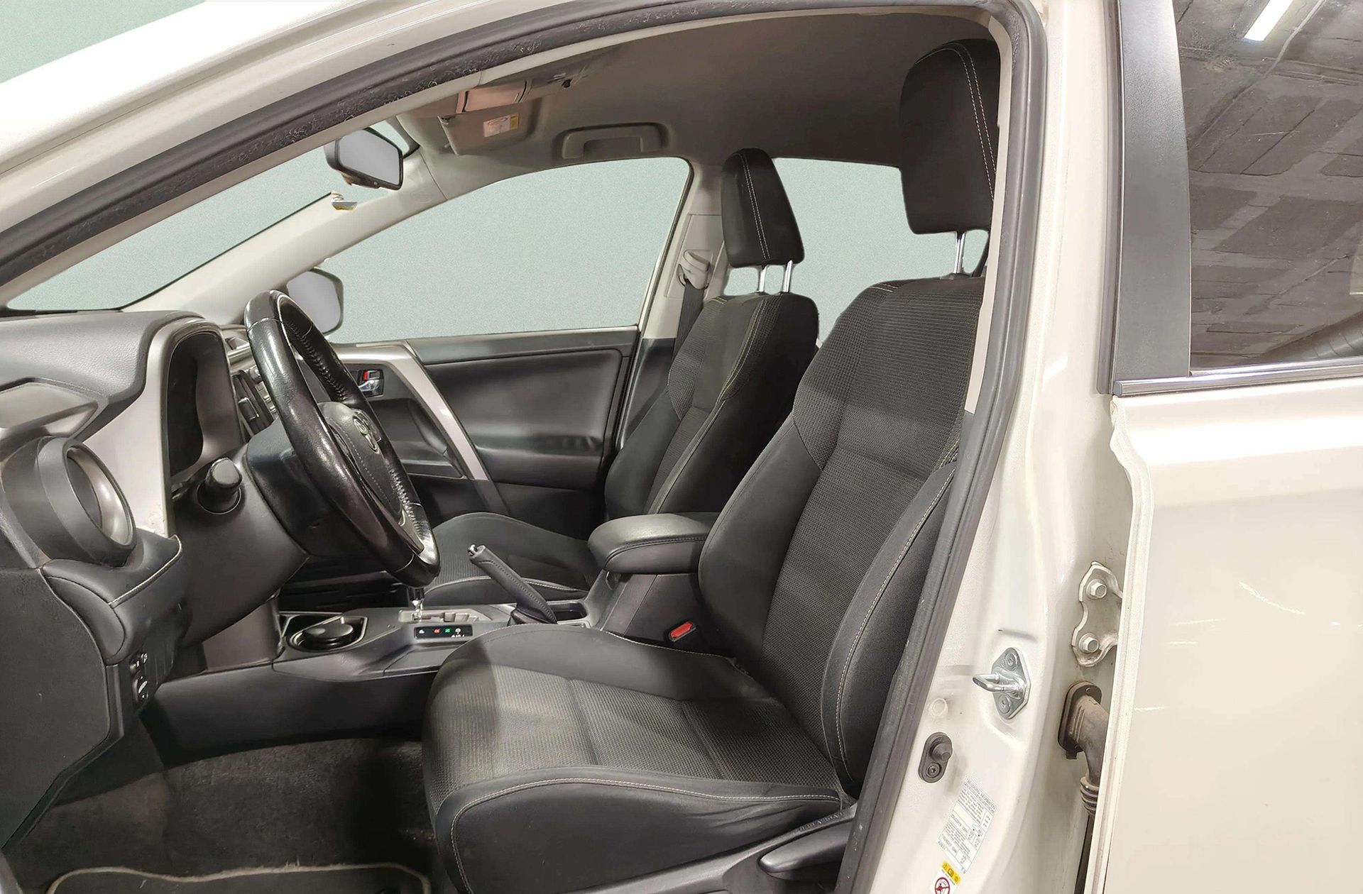 Toyota RAV4 2.5l hybrid Advance Pack Drive 2WD - foto 9