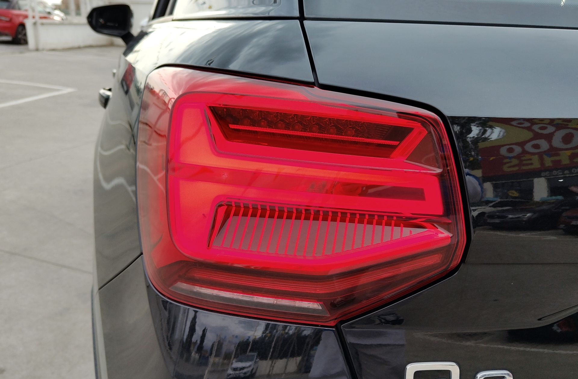 Audi Q2 Adrenalin 35 TDI S tronic Pack S-Line - foto 18